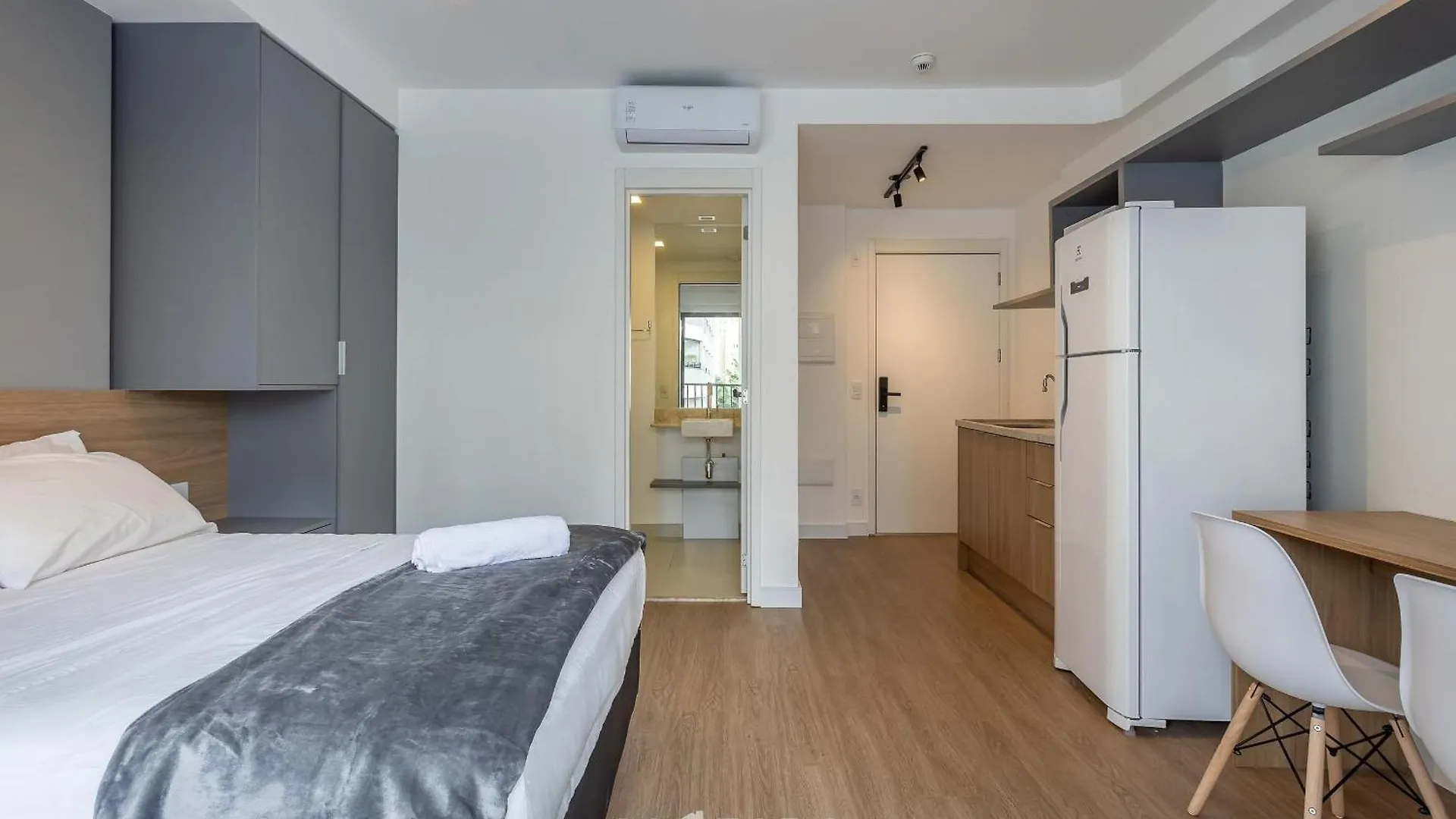 Studio Encantador A 550M Do Metro! Atb2014 Sao Paulo Apartment